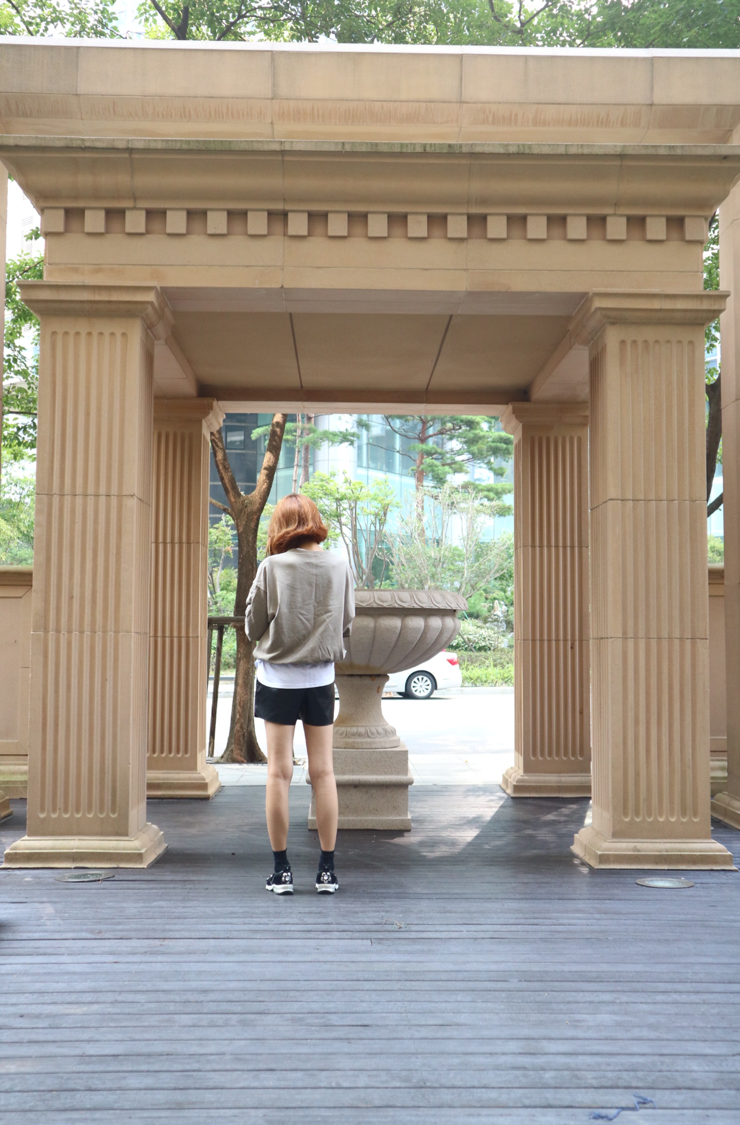 Women Short Pants Bending Leather Short Pants