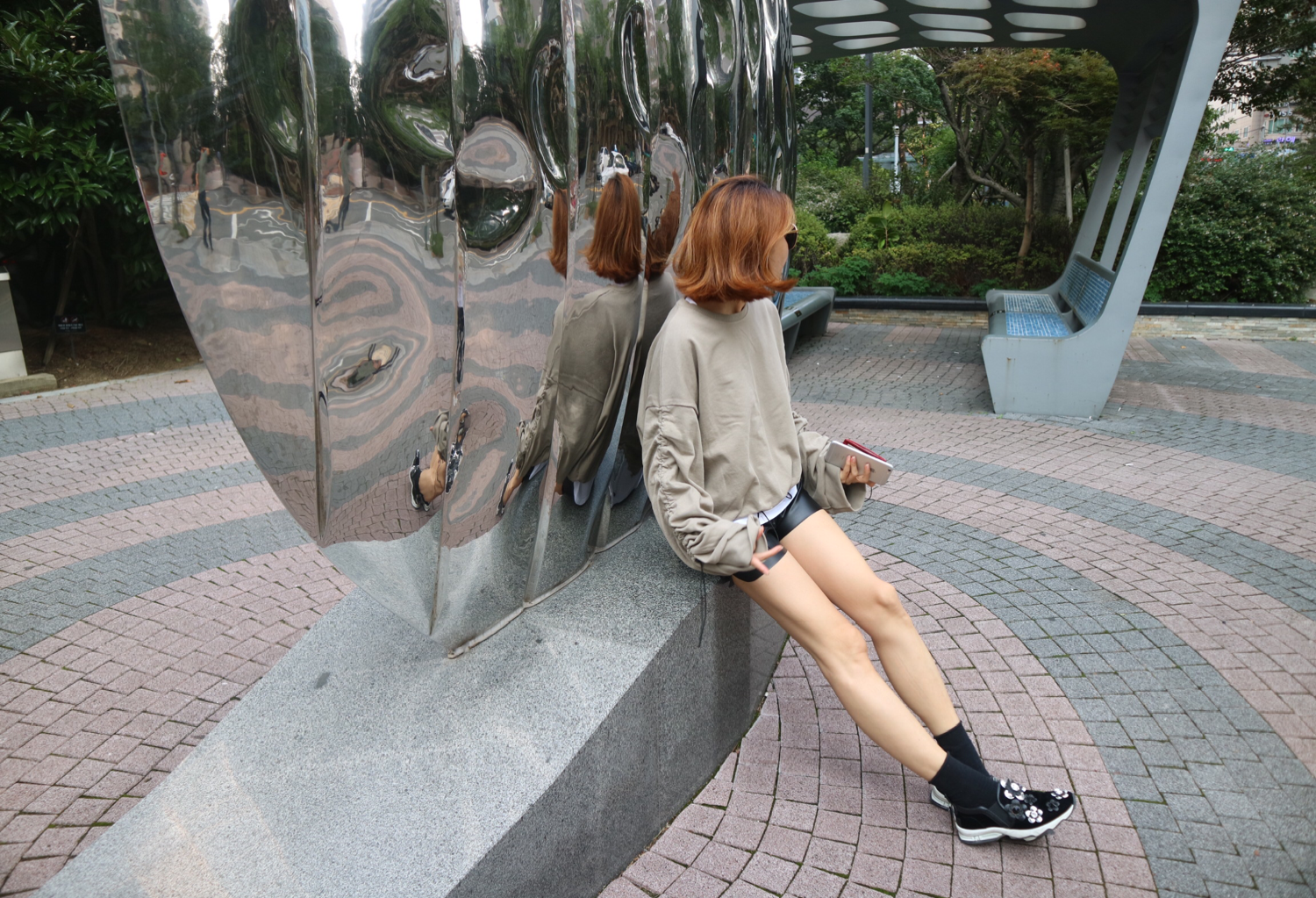 Women Short Pants Bending Leather Short Pants