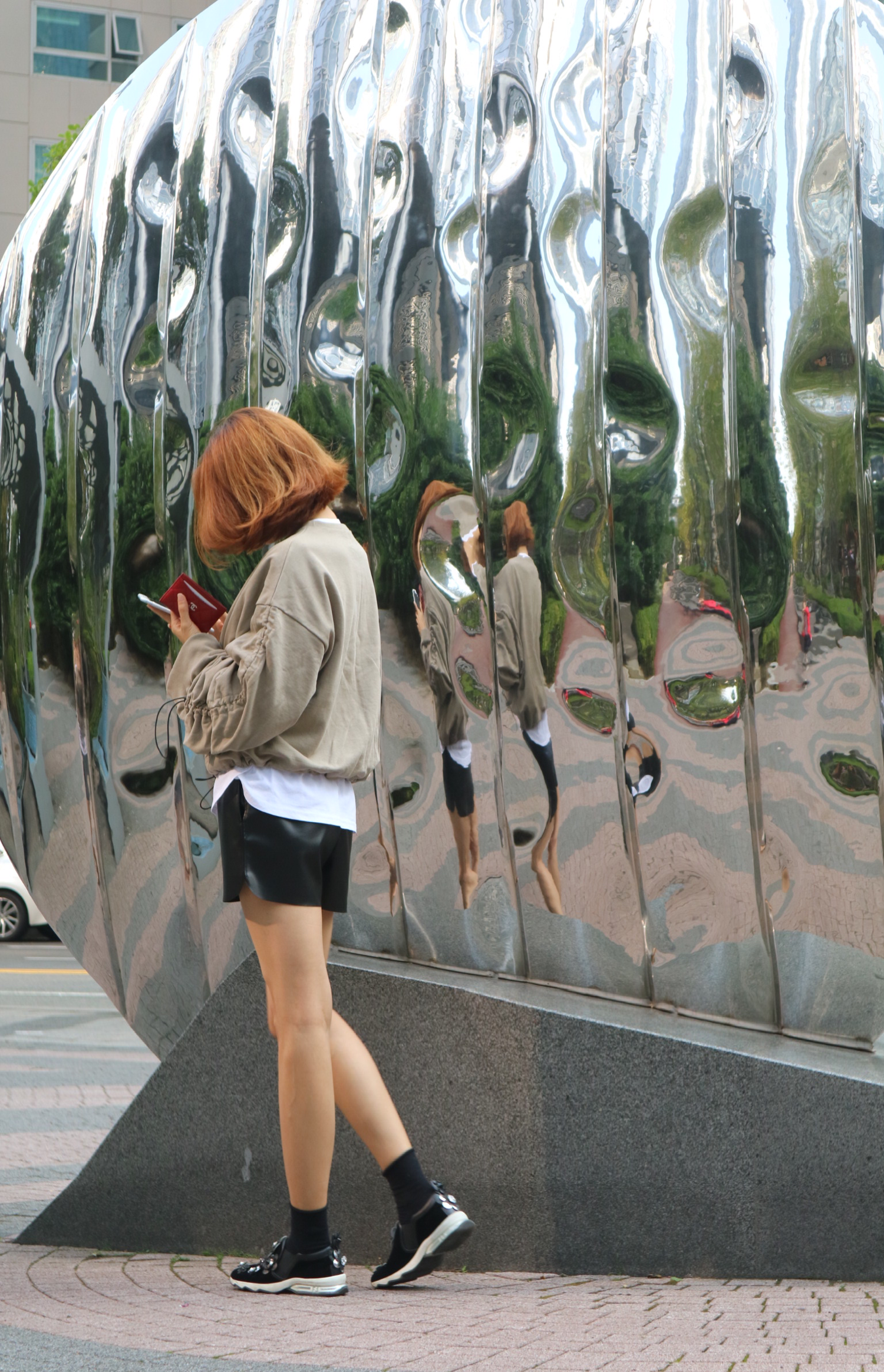 Women Short Pants Bending Leather Short Pants