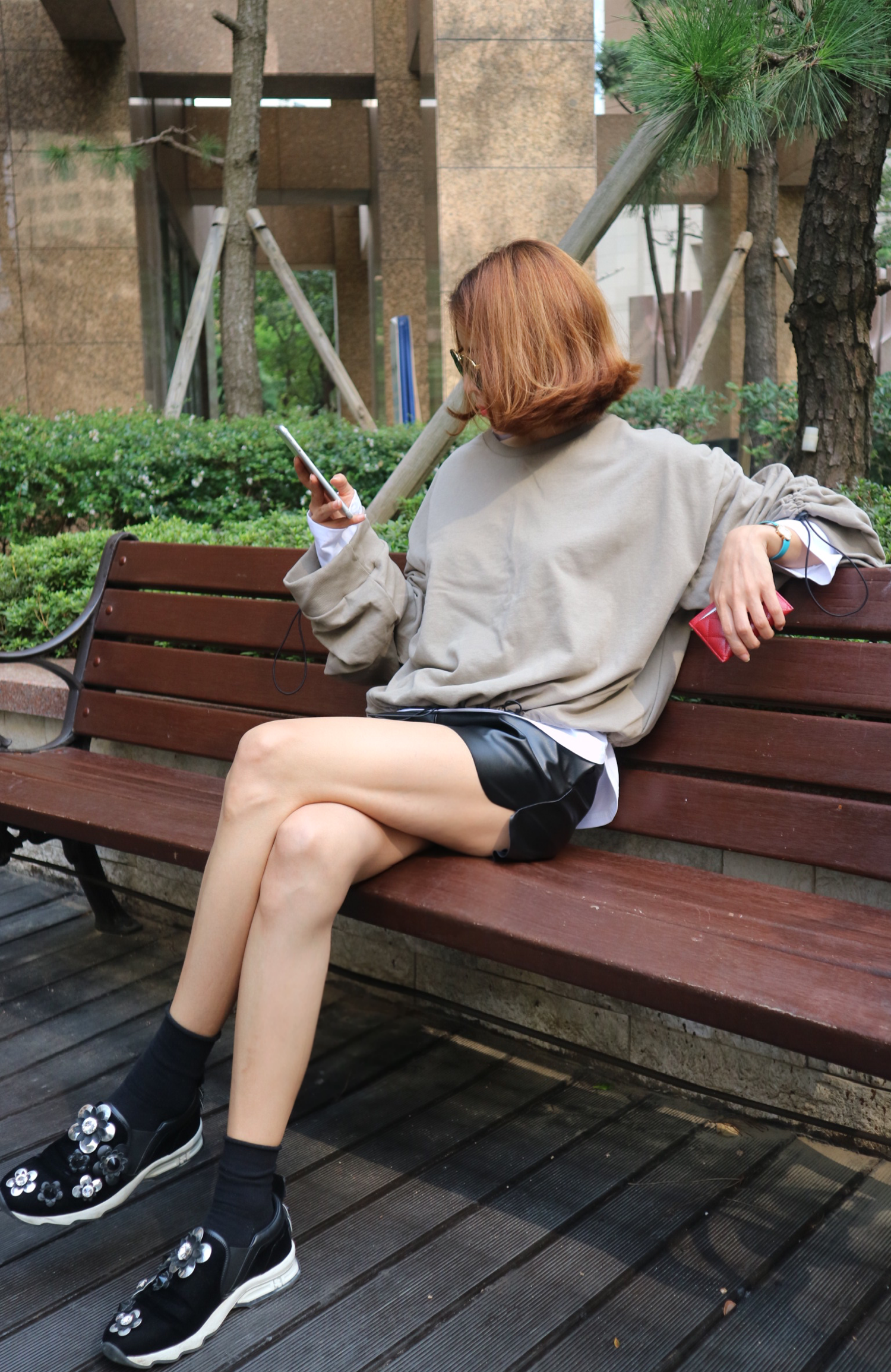 Women Short Pants Bending Leather Short Pants