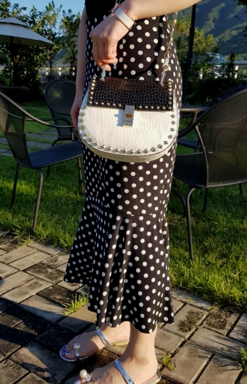 New Gypsy Stud Buckle Python Cross Back Tray Fresh