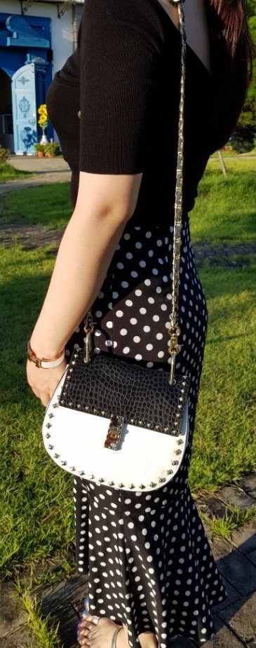 New Gypsy Stud Buckle Python Cross Back Tray Fresh