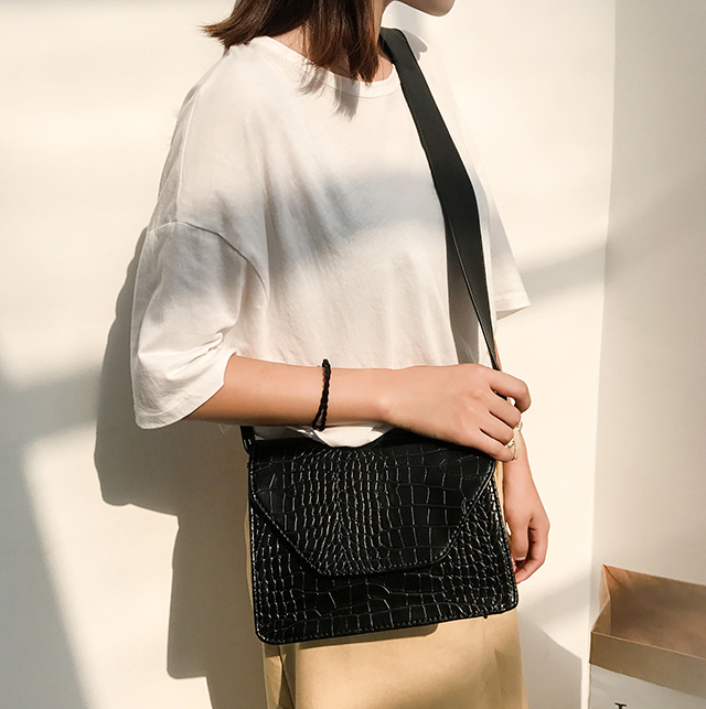 New Crochet Mini Back Python Spaces - NJM1200 Patt