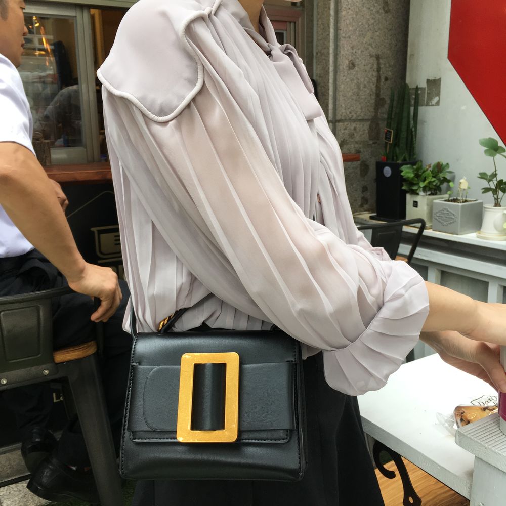 New Big Buckle Mini Cross Bag Casual Chain Back Ba