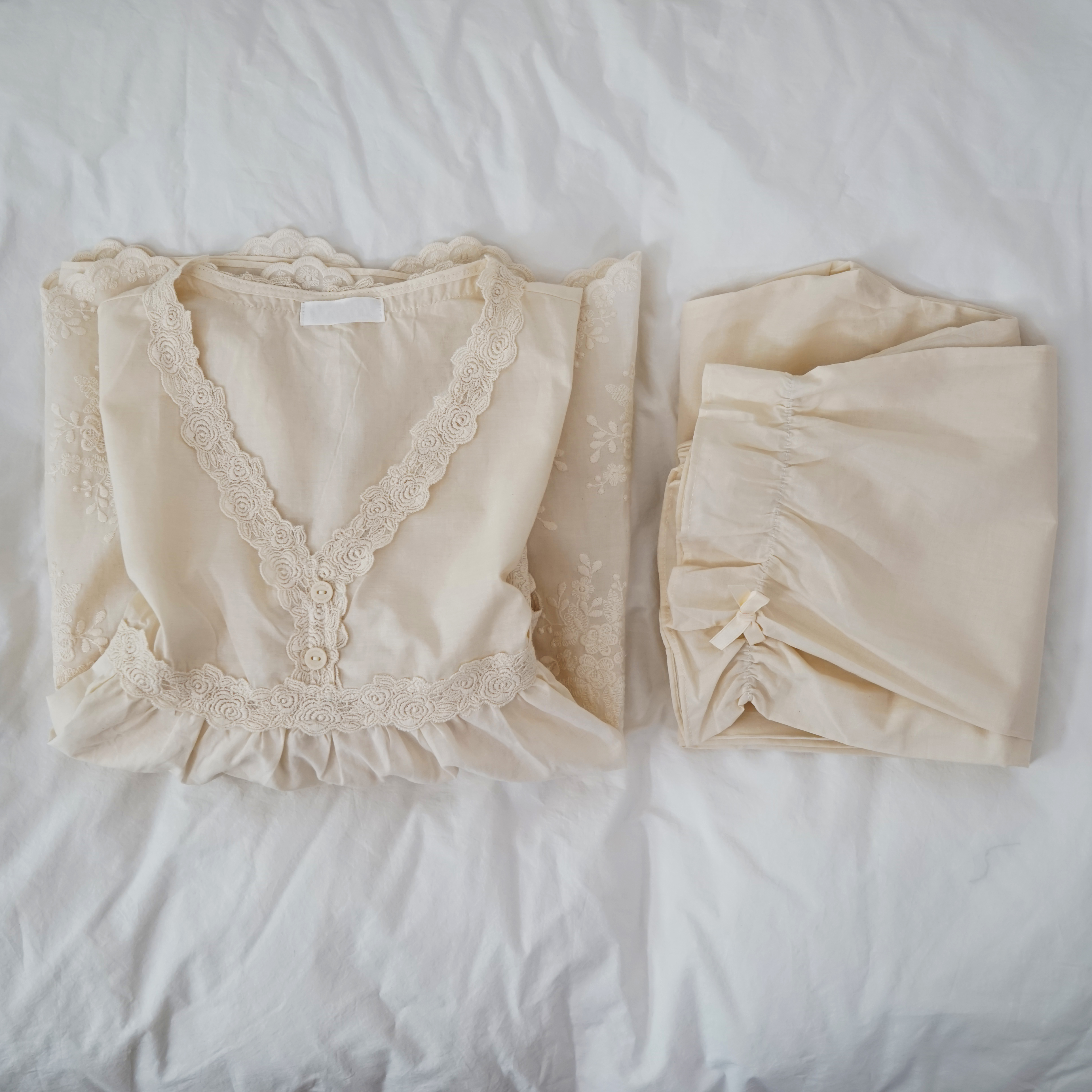 New Cream Pajamas _, a pretty set of pajamas White
