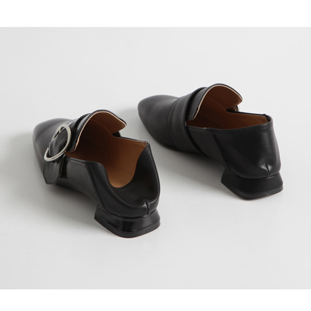 New chic leather enamel buckle loafers Easy coordi
