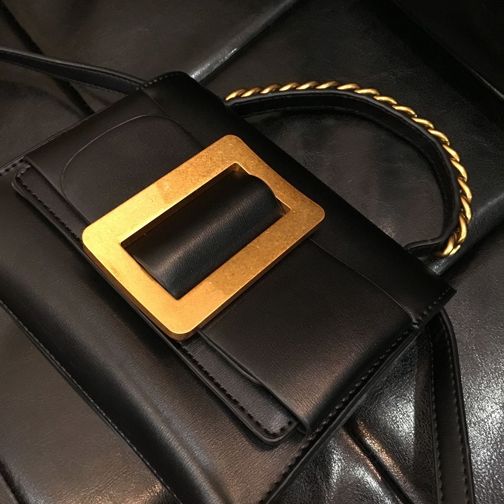 New Big Buckle Mini Cross Bag Casual Chain Back Ba