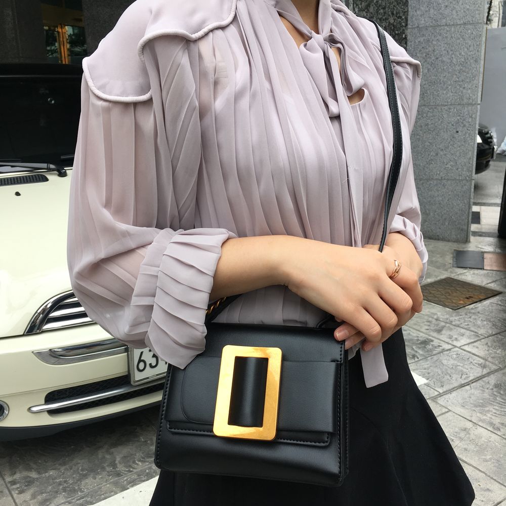 New Big Buckle Mini Cross Bag Casual Chain Back Ba