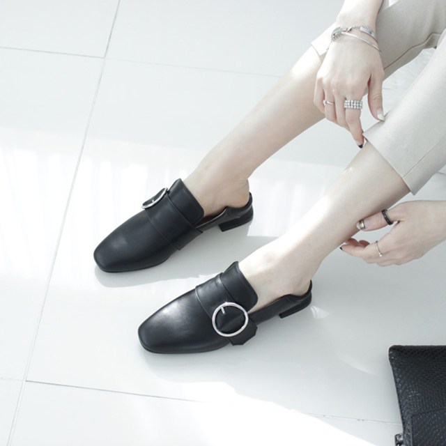 New chic leather enamel buckle loafers Easy coordi