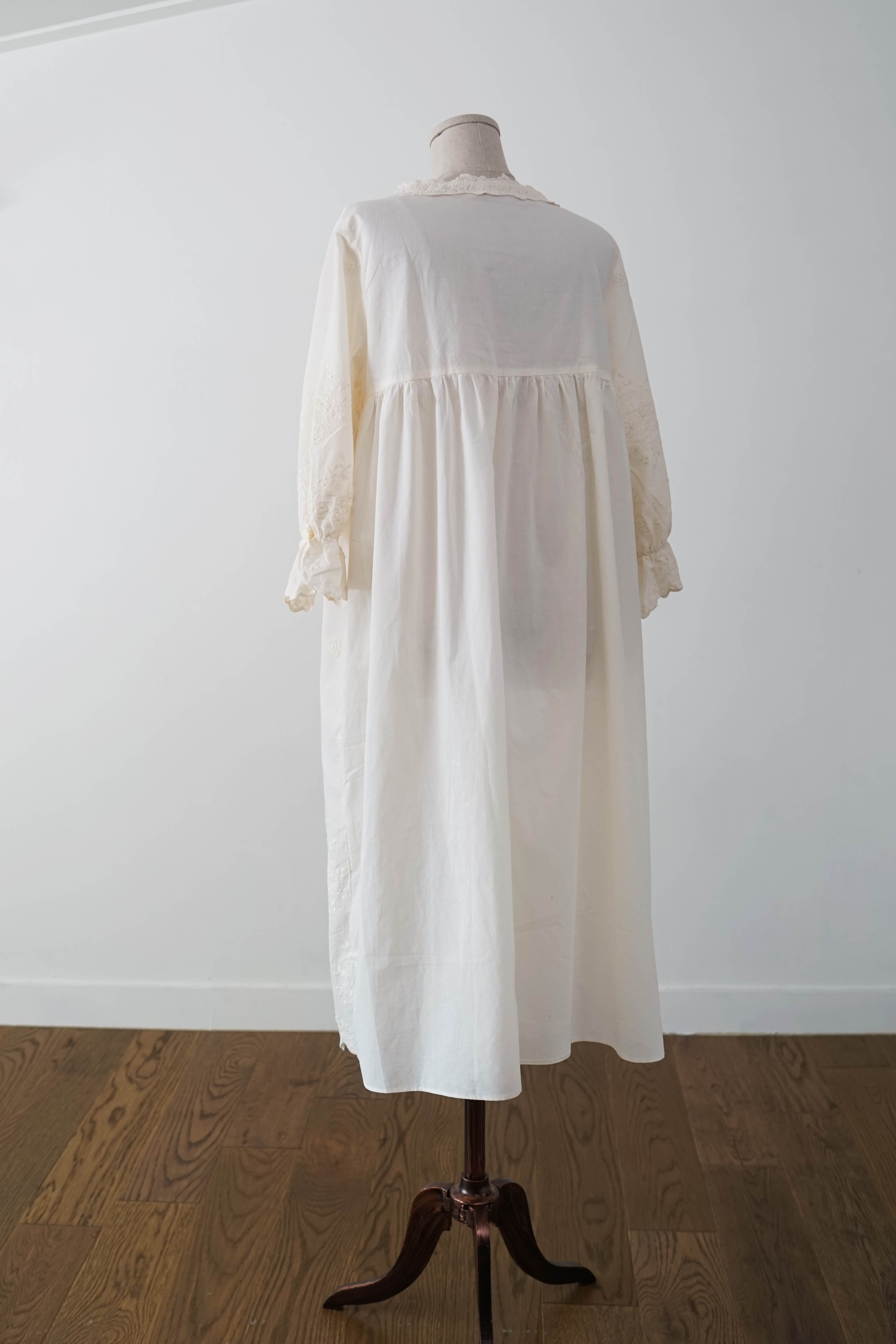 New Cream Pajamas _ One Piece Pretty Pajamas White