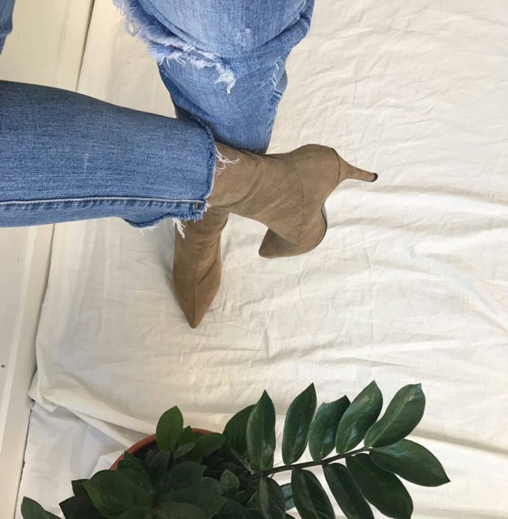 More Bible Novels Spandex Suede Angle Boots 9cm Lo