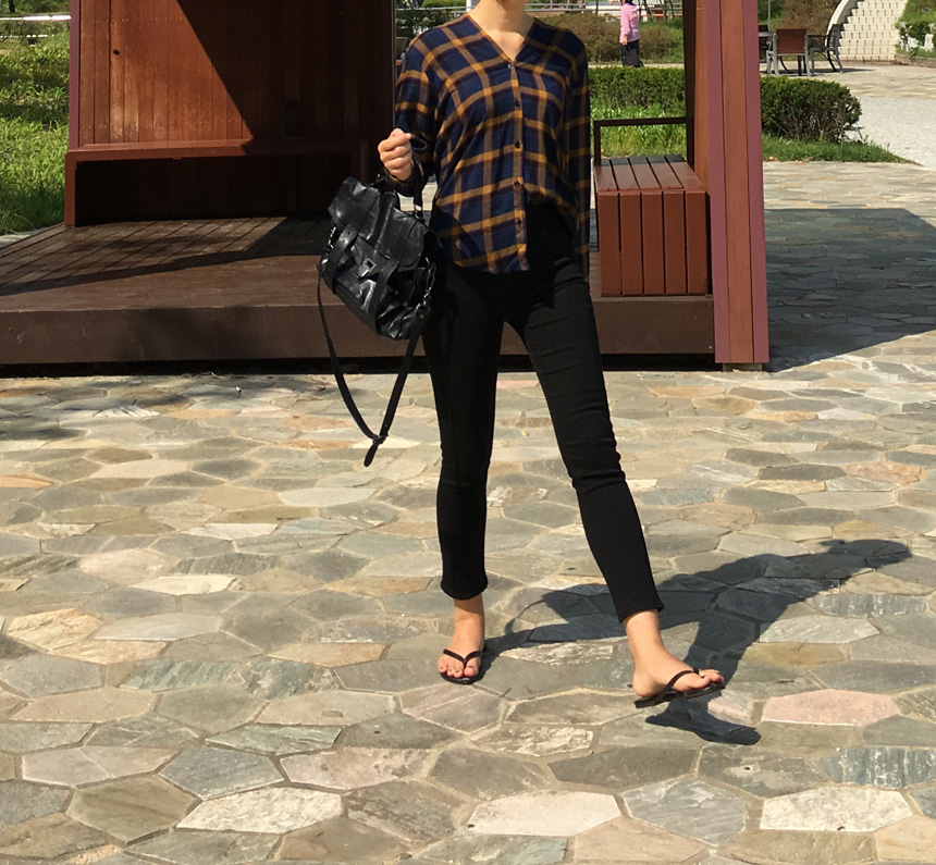 Women Blouses Back Ribbon V Neck Check Blouse Navy