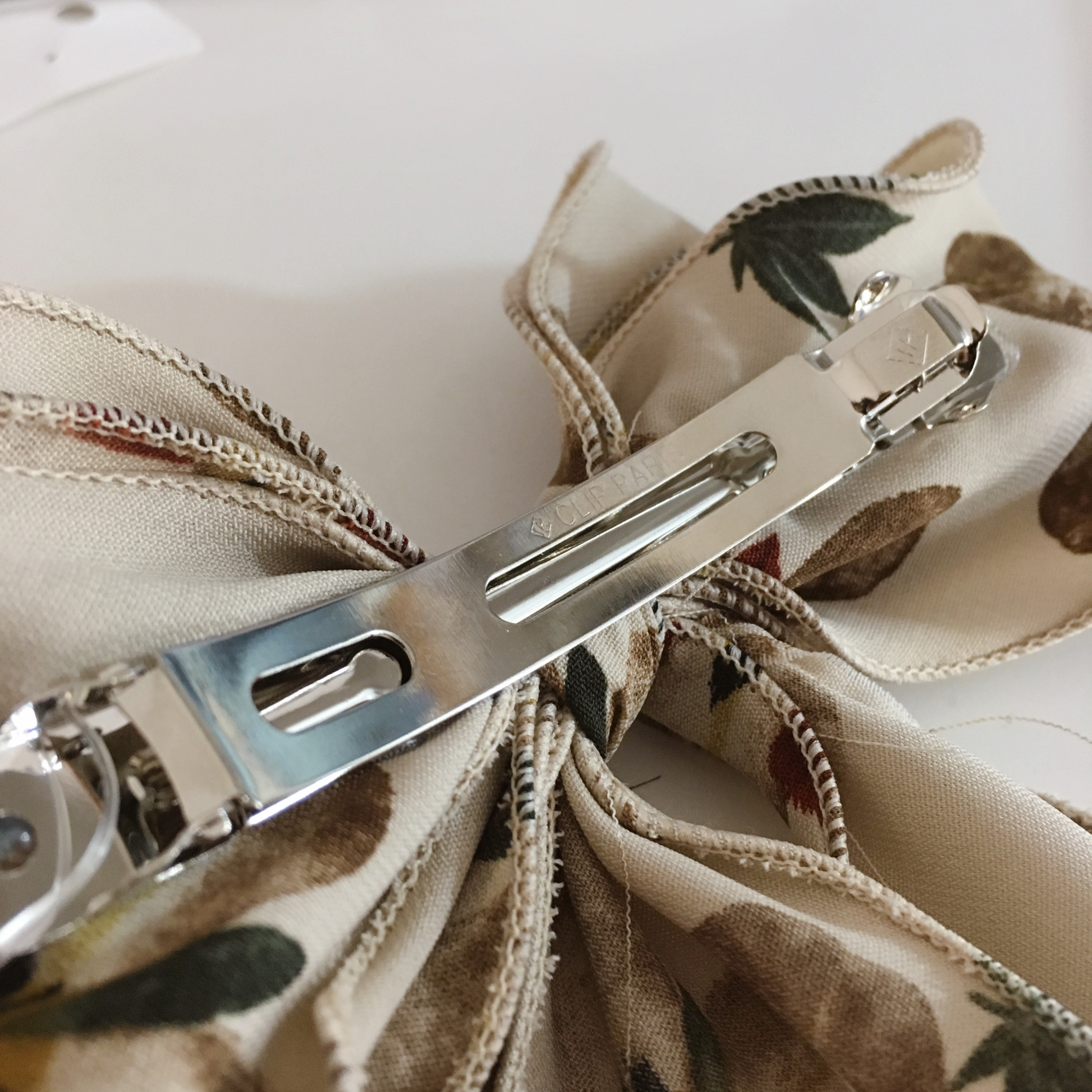 NEW HAIR CLIP HOOP Vintage Pearl Royal Ribbon Hair