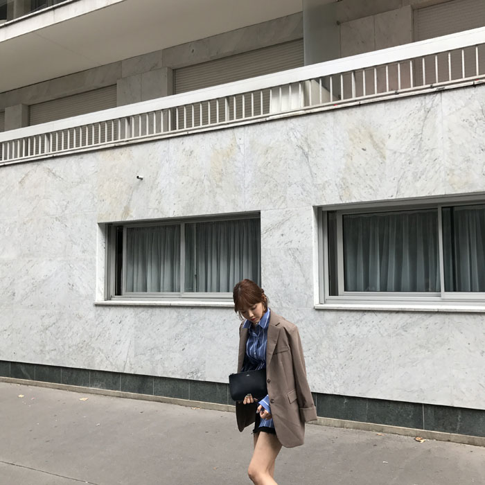 Black denim mini skirt Black hair girl short skirt