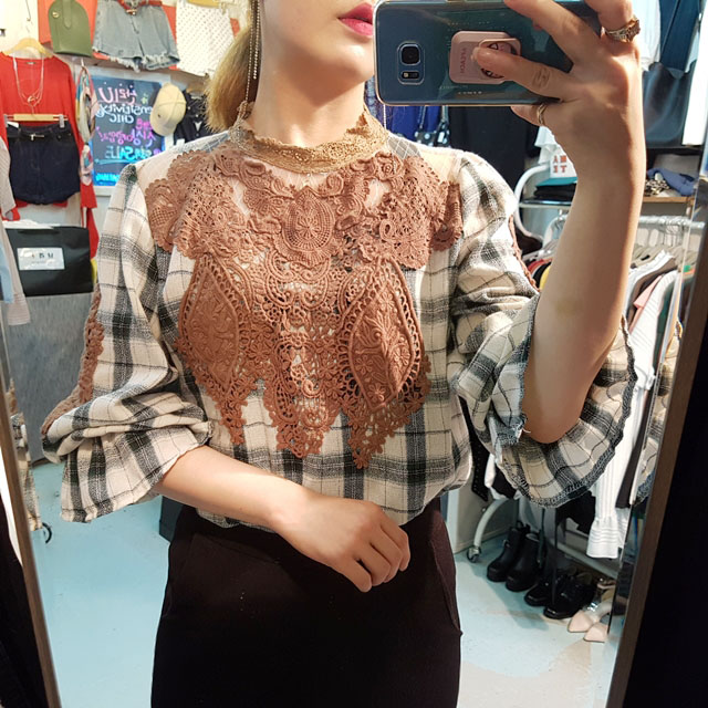 Women Blouses Check lace Shisurufuriru blouse Ruby