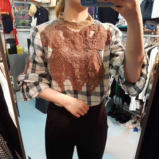 Women Blouses Check lace Shisurufuriru blouse Ruby