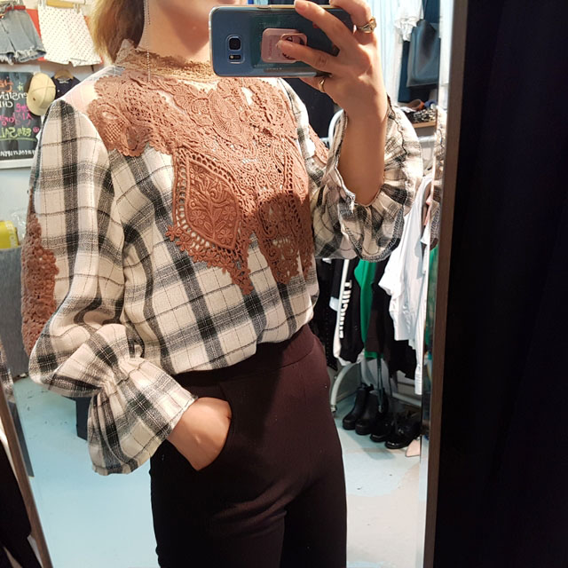 Women Blouses Check lace Shisurufuriru blouse Ruby