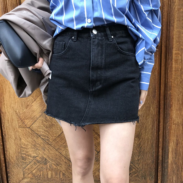 Black denim mini skirt Black hair girl short skirt