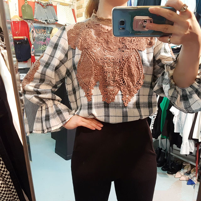Women Blouses Check lace Shisurufuriru blouse Ruby