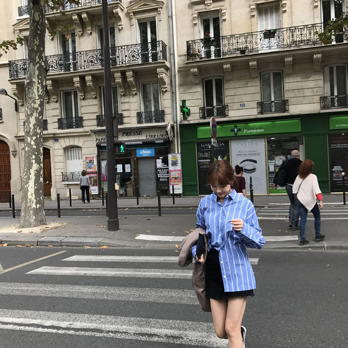 Black denim mini skirt Black hair girl short skirt