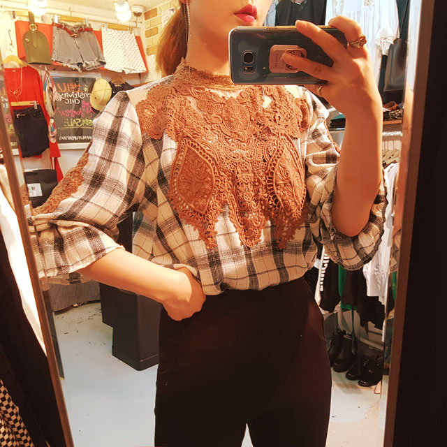 Women Blouses Check lace Shisurufuriru blouse Ruby