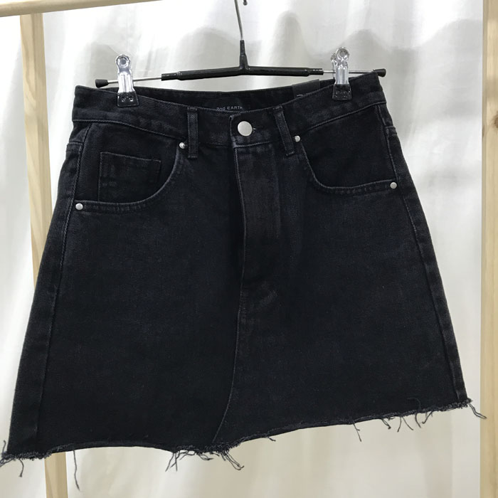 Black denim mini skirt Black hair girl short skirt
