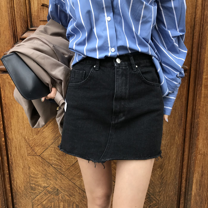 Black denim mini skirt Black hair girl short skirt