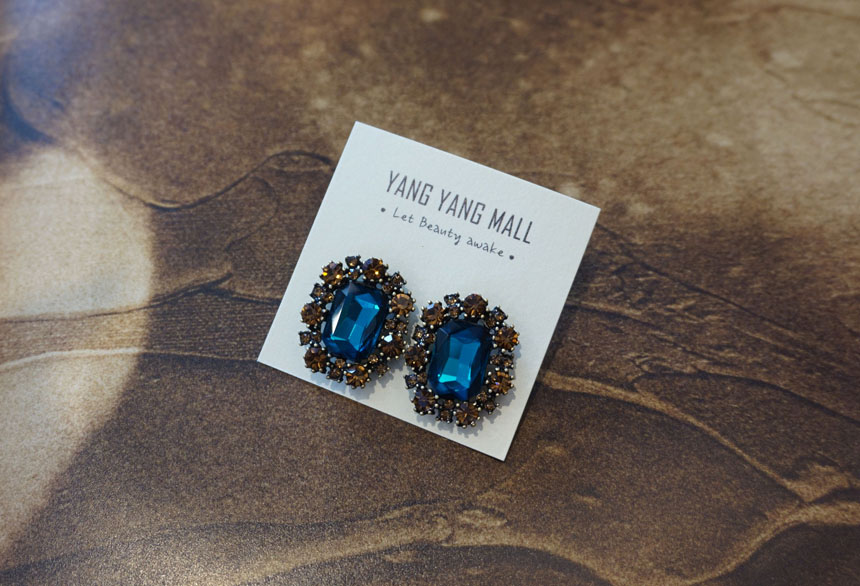 Cubic Bold Earrings Collection event guests unique