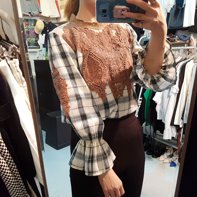 Women Blouses Check lace Shisurufuriru blouse Ruby