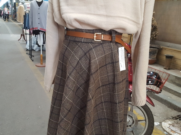 Belt Glen check long skirt