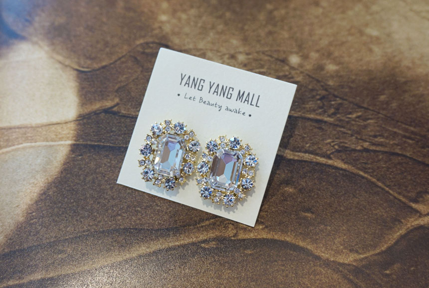 Cubic Bold Earrings Collection event guests unique