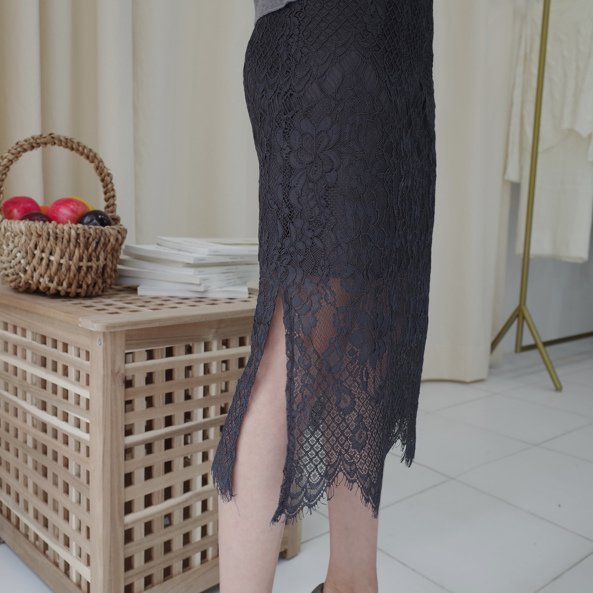 Autumn flower lace skirt H line Embroidery Long co