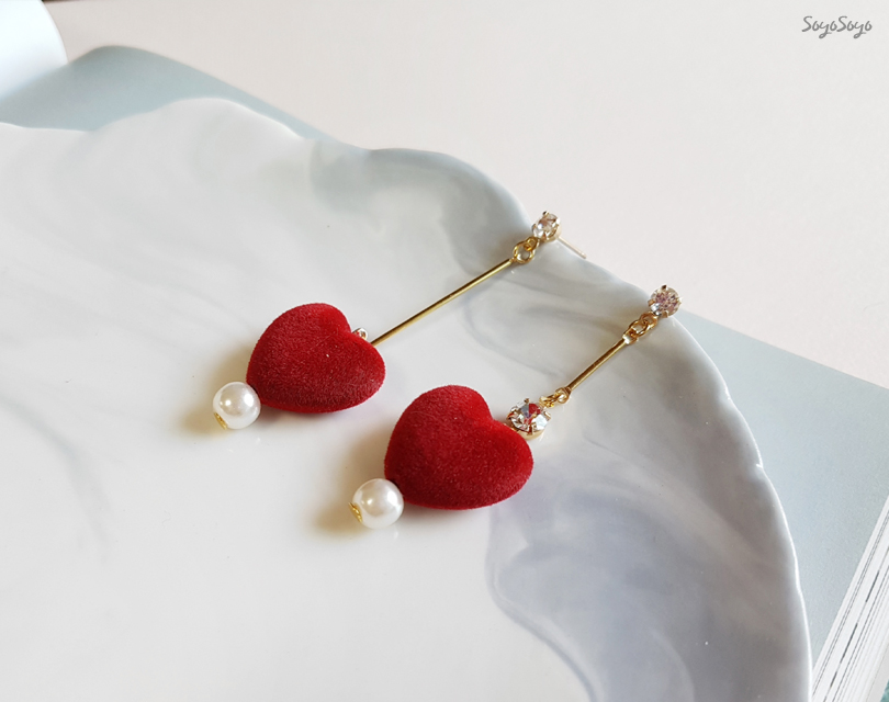 Uneven Velvet Heart Earrings _ Red Cubic Red Drop 