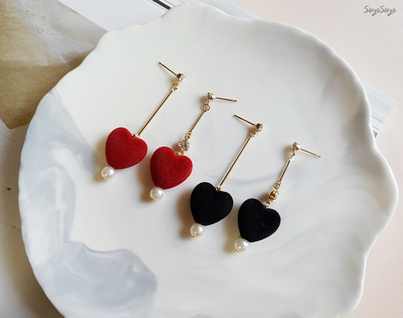 Uneven Velvet Heart Earrings _ Red Cubic Red Drop 