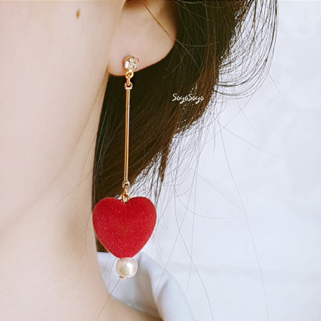 Uneven Velvet Heart Earrings _ Red Cubic Red Drop 