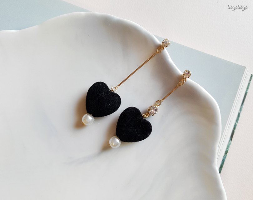 Uneven Velvet Heart Earrings _ Red Cubic Red Drop 