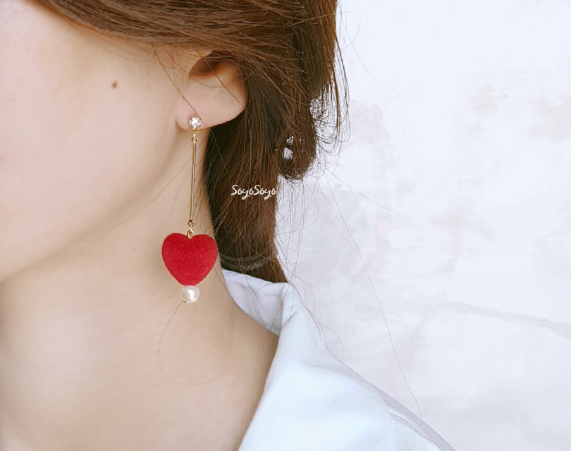 Uneven Velvet Heart Earrings _ Red Cubic Red Drop 