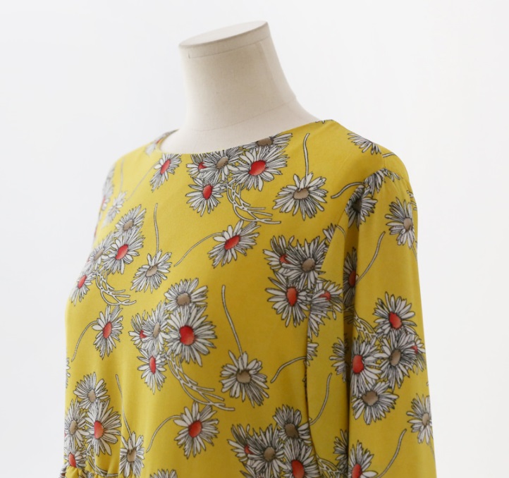 New Women Dress Feminine Lovely Horn Sleeves Flowe