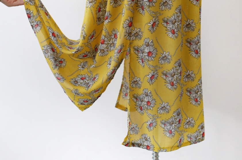 New Women Dress Feminine Lovely Horn Sleeves Flowe