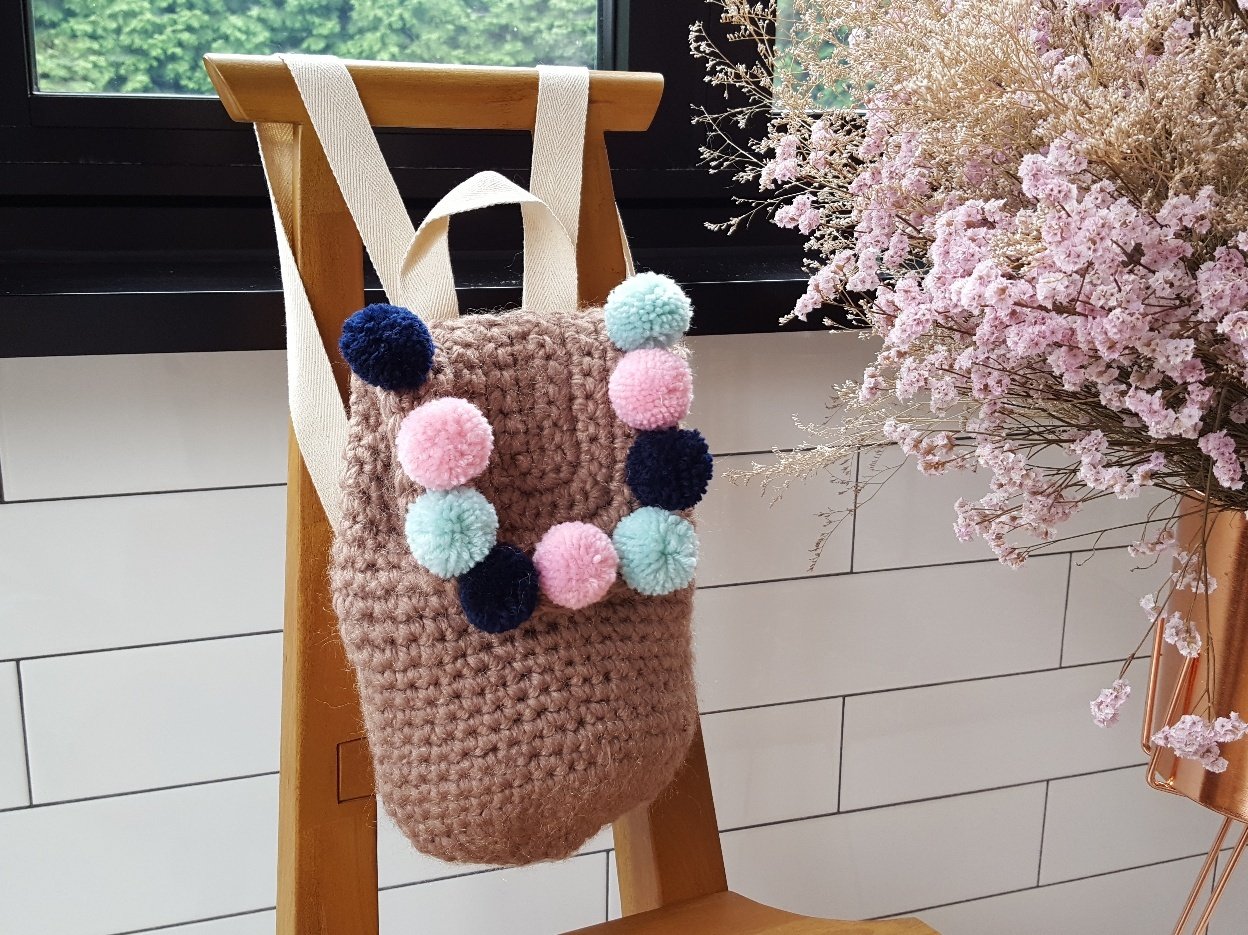 NEW CHILDREN BAG LADY CHILDREN BAGS Knit Pom Pom B