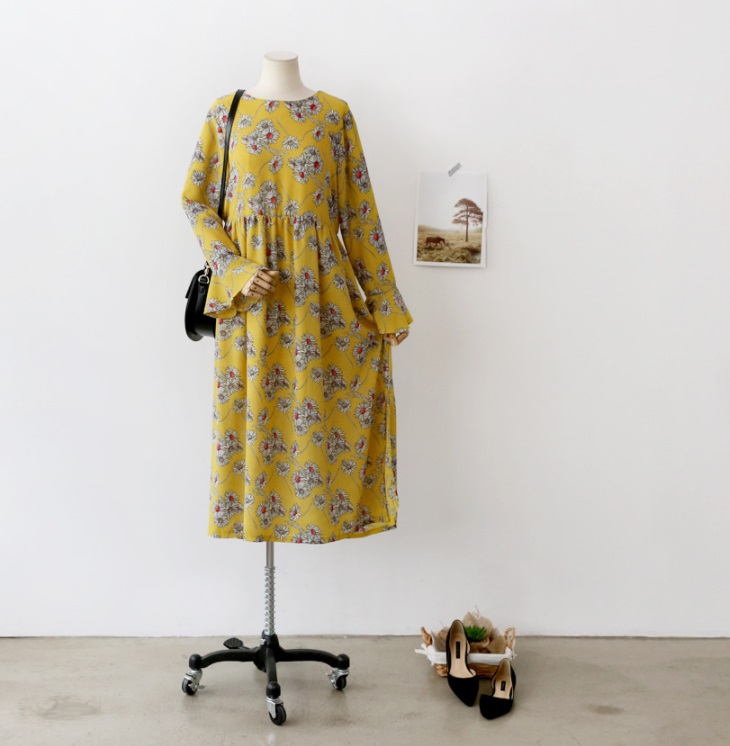 New Women Dress Feminine Lovely Horn Sleeves Flowe