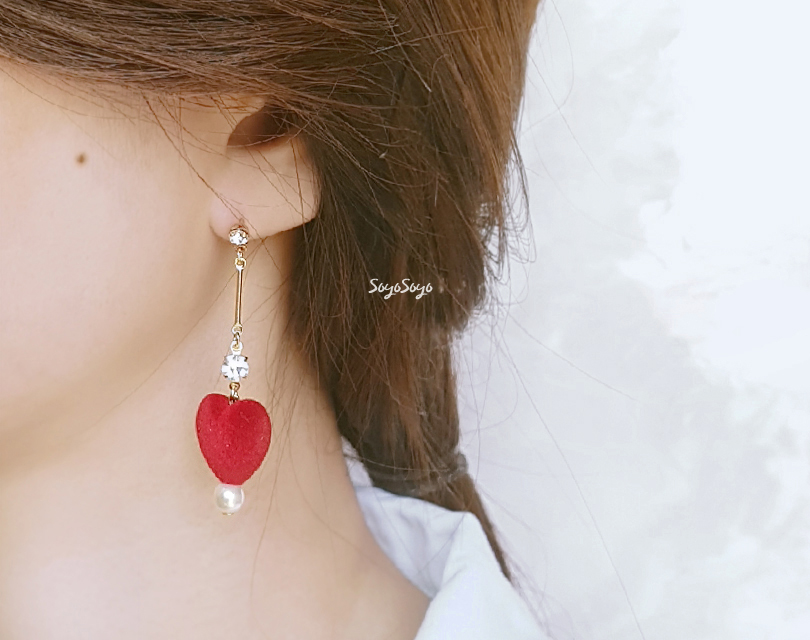 Uneven Velvet Heart Earrings _ Red Cubic Red Drop 
