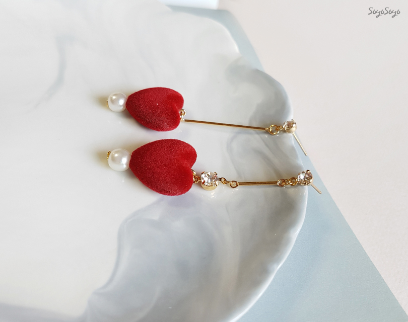 Uneven Velvet Heart Earrings _ Red Cubic Red Drop 