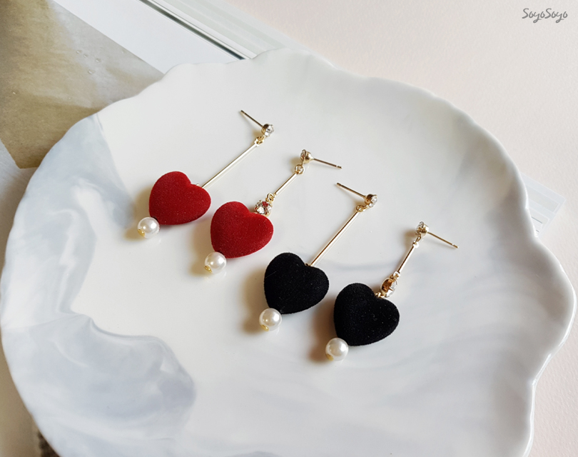 Uneven Velvet Heart Earrings _ Red Cubic Red Drop 