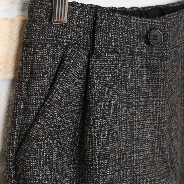 Women Short Pants Olive 4 Check Wool Bending Dress