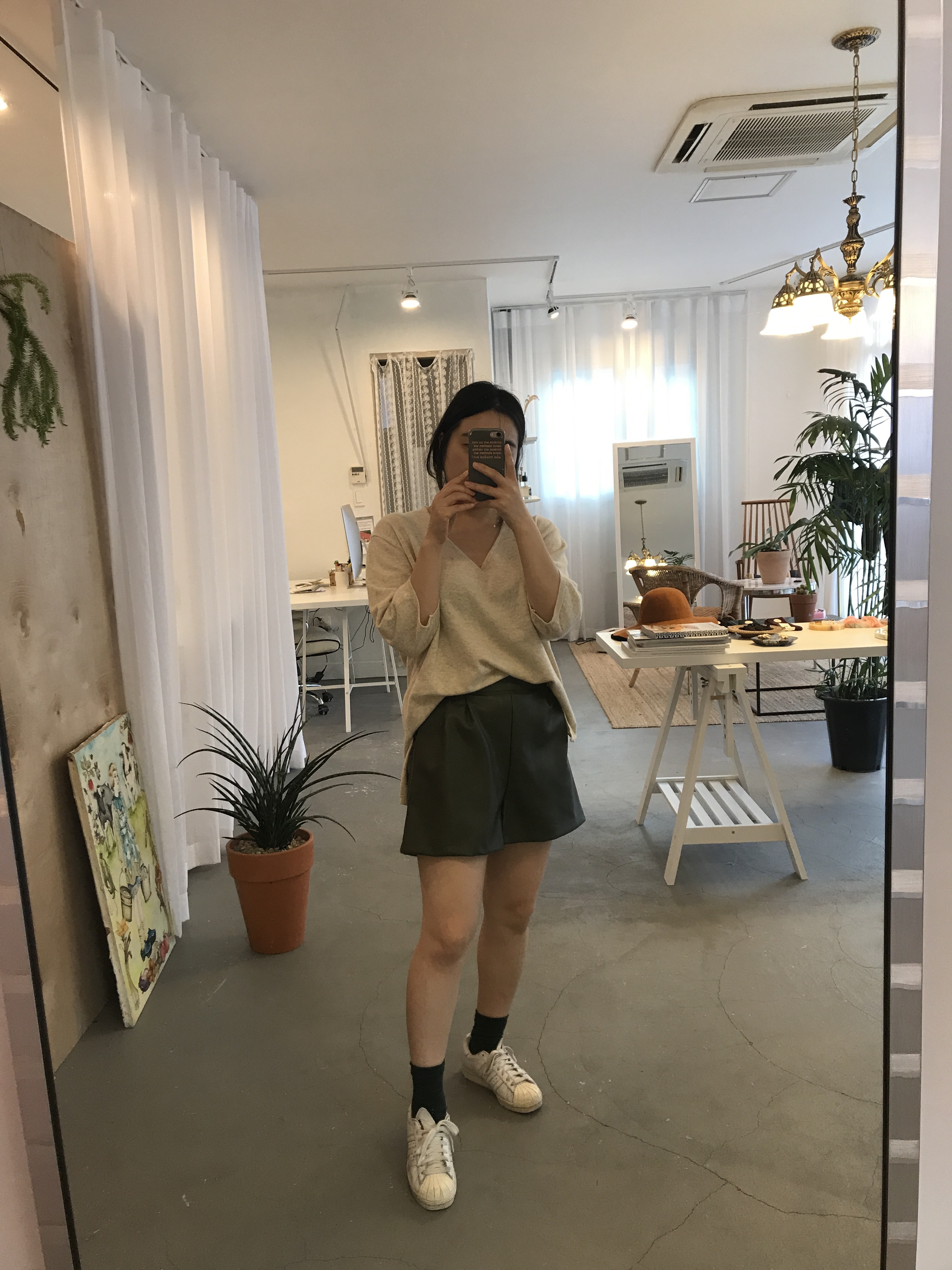 Women Short Pants A slim line A-line leather short