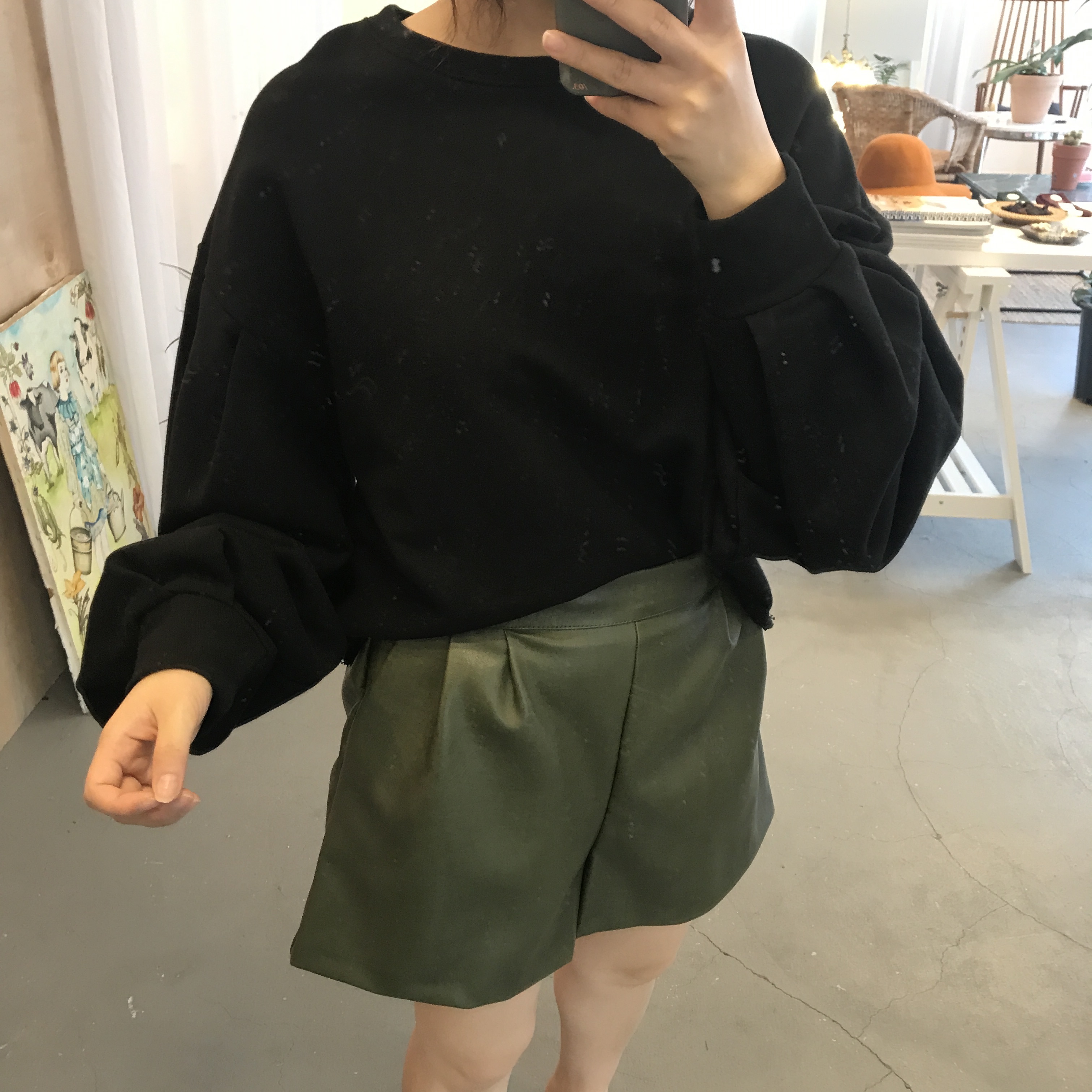 Women Short Pants A slim line A-line leather short