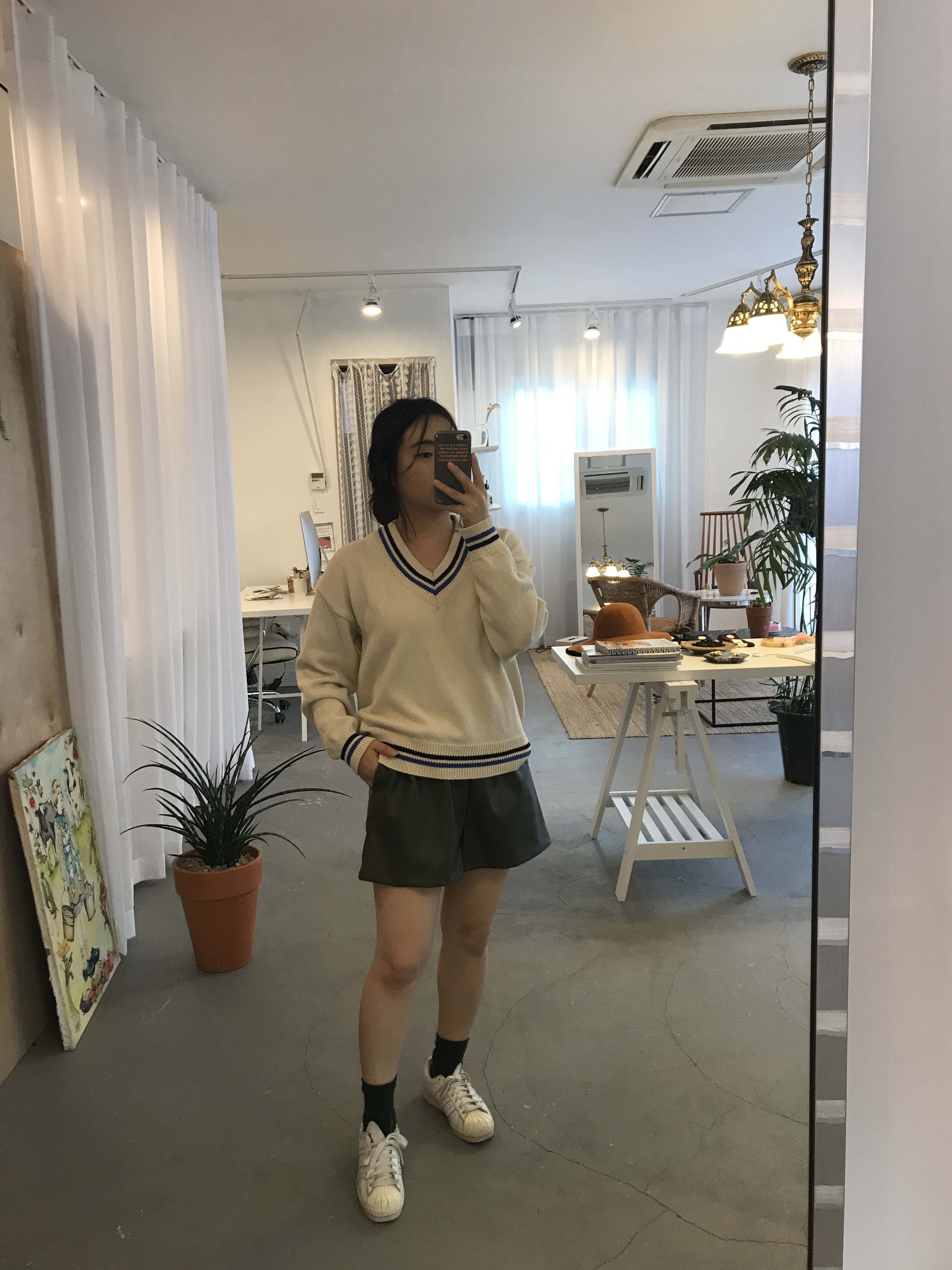 Women Short Pants A slim line A-line leather short