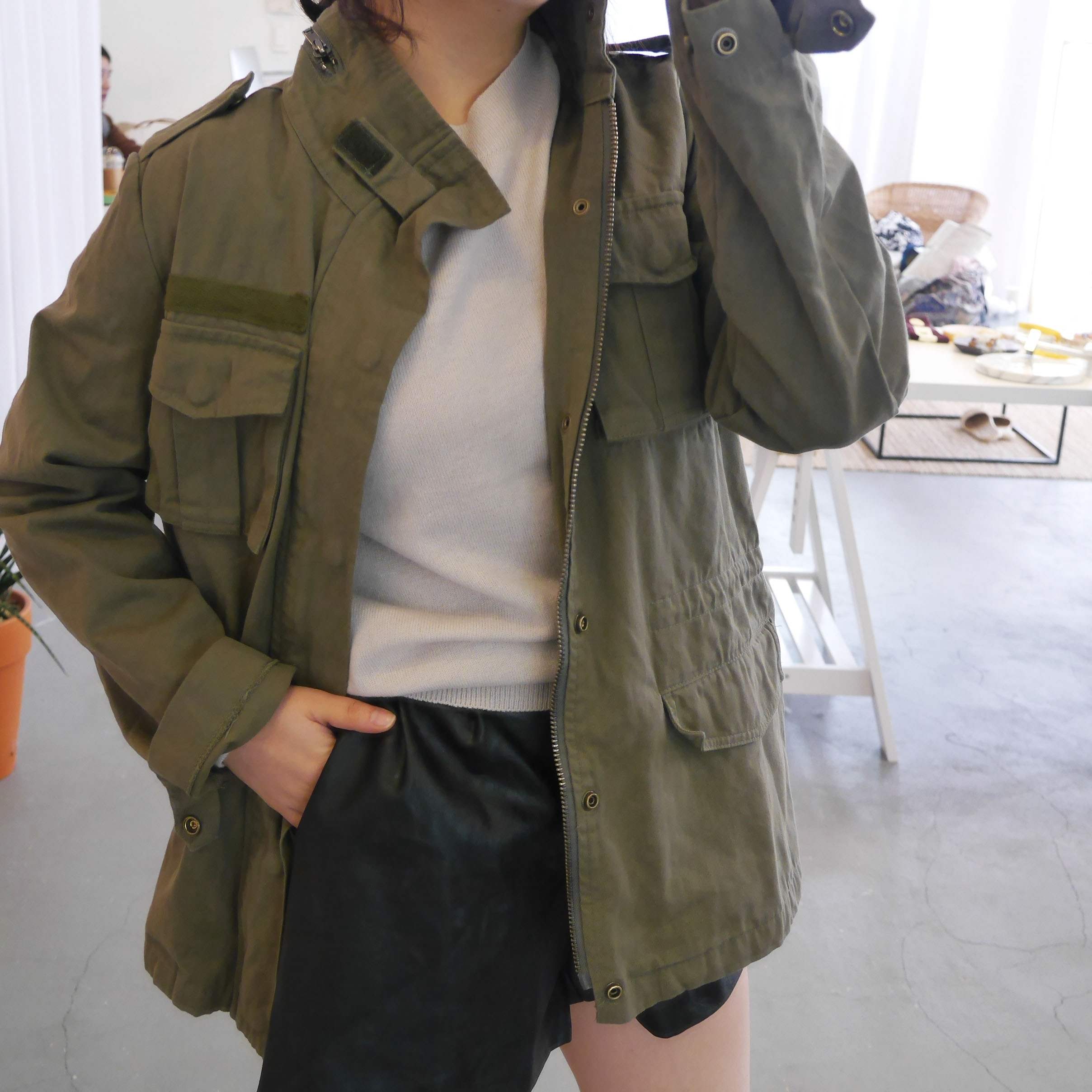 Women Short Pants A slim line A-line leather short