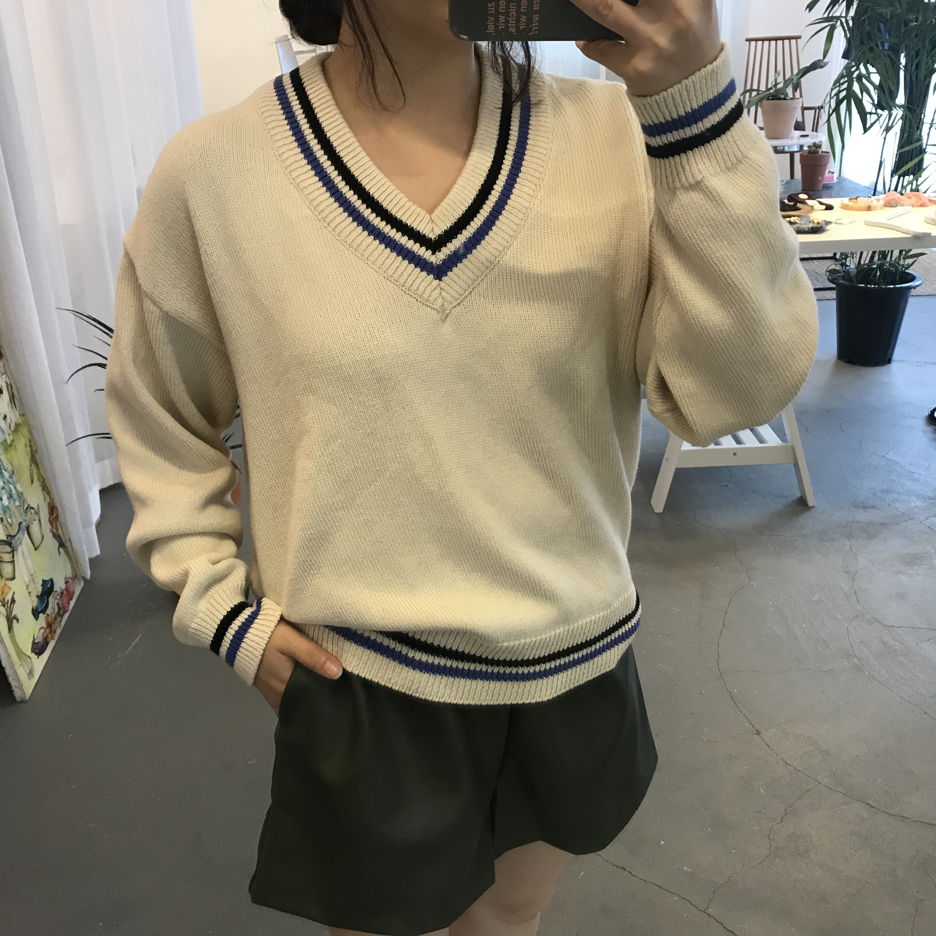 Women Short Pants A slim line A-line leather short